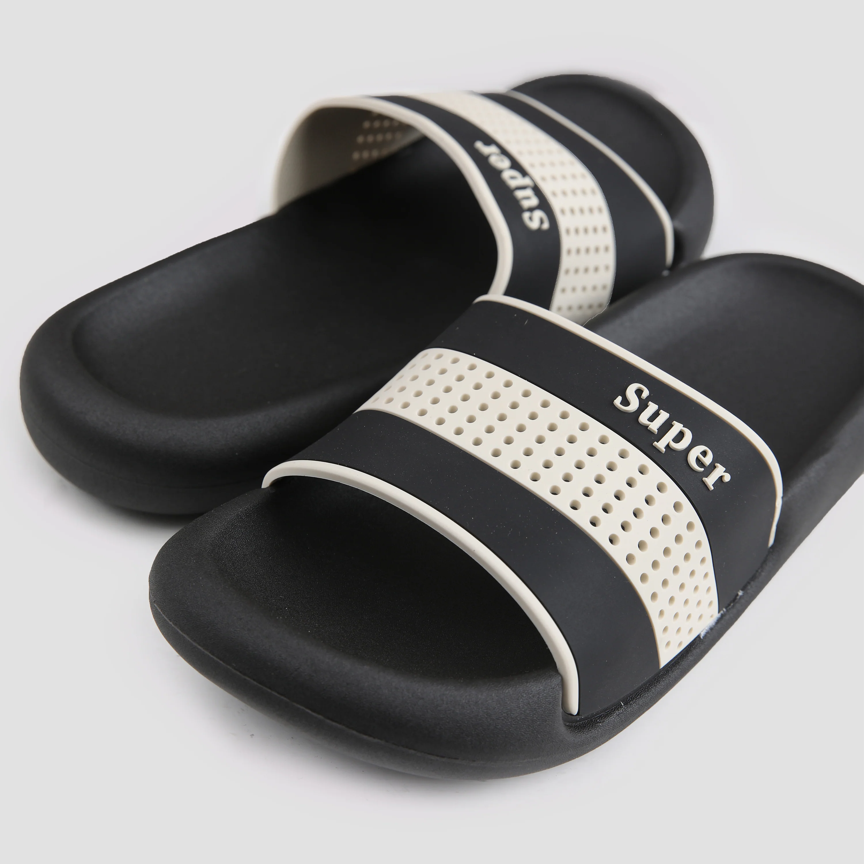 COLOR BLACK COMFY SLIDER - Image 4