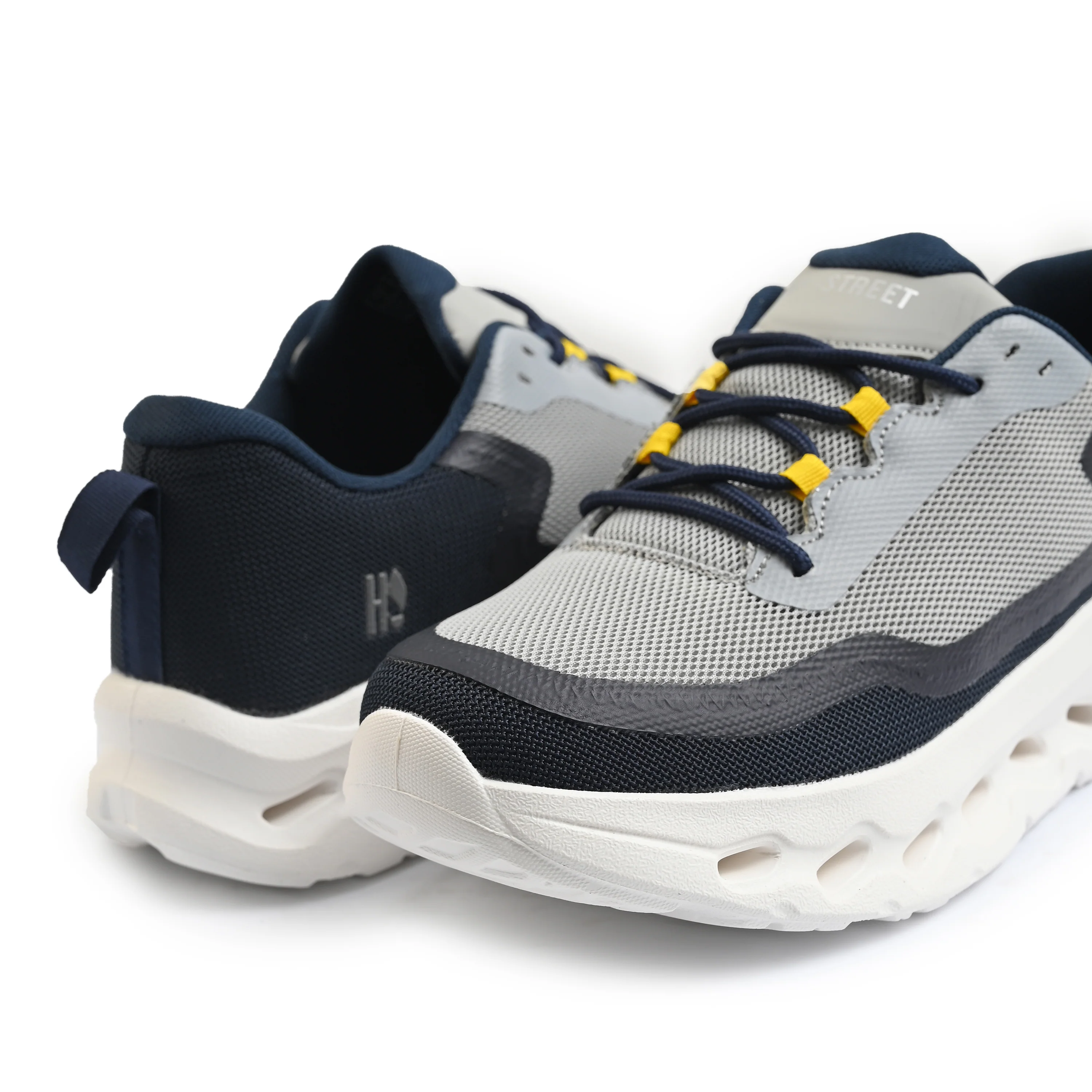 ULTRA LIGHT CUSHIONING SOLE TRAINER - Image 3