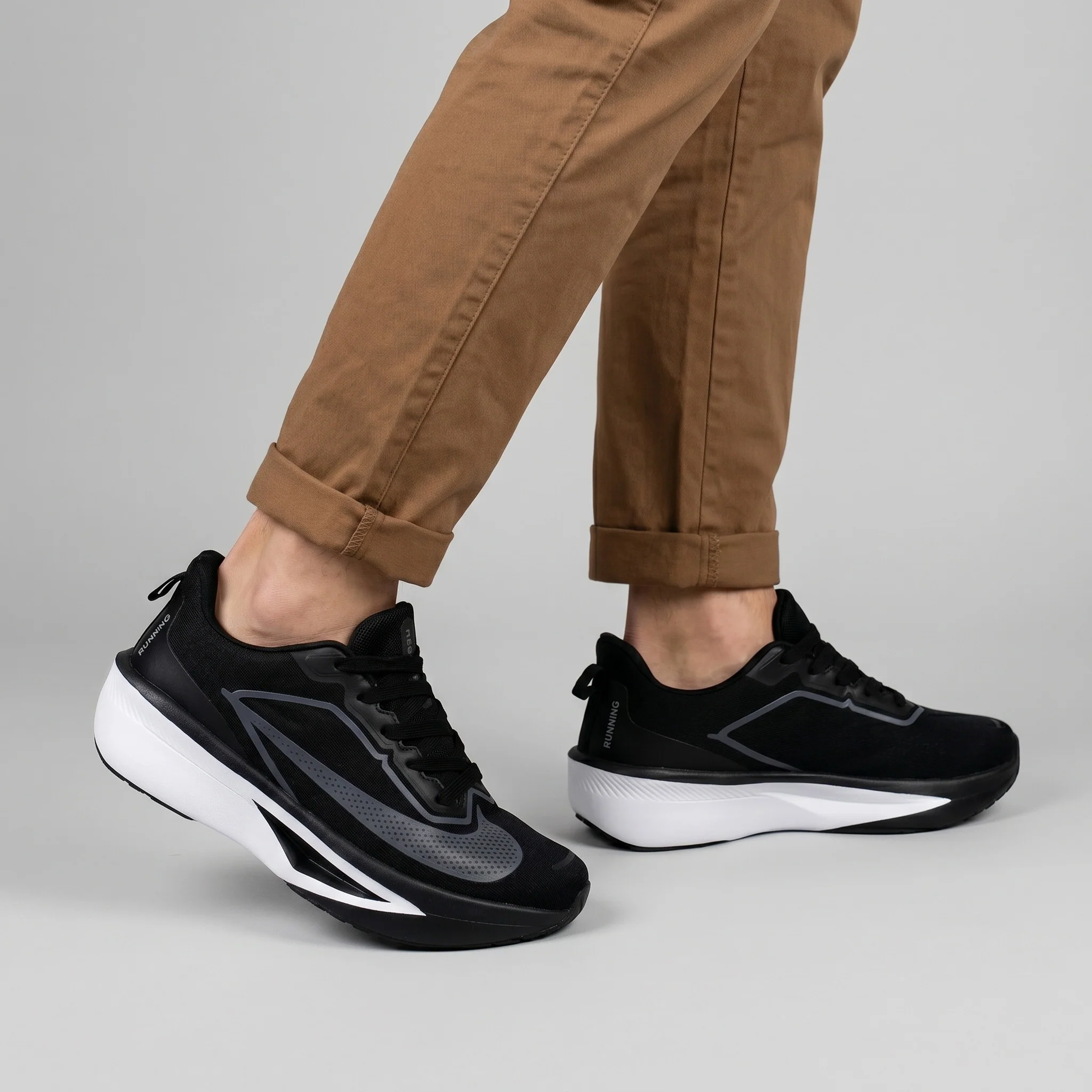 BLACK MEMORY FOAM COMFORT TRAINER - Image 2