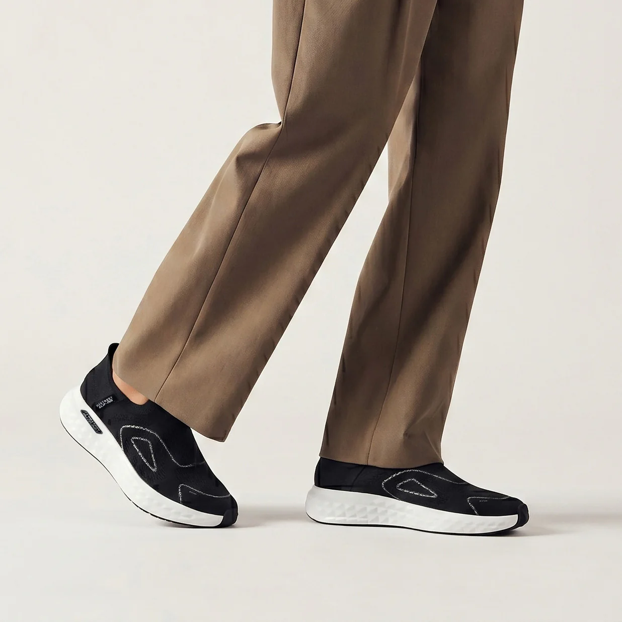BLACK HAND FREE SHOES - Image 2