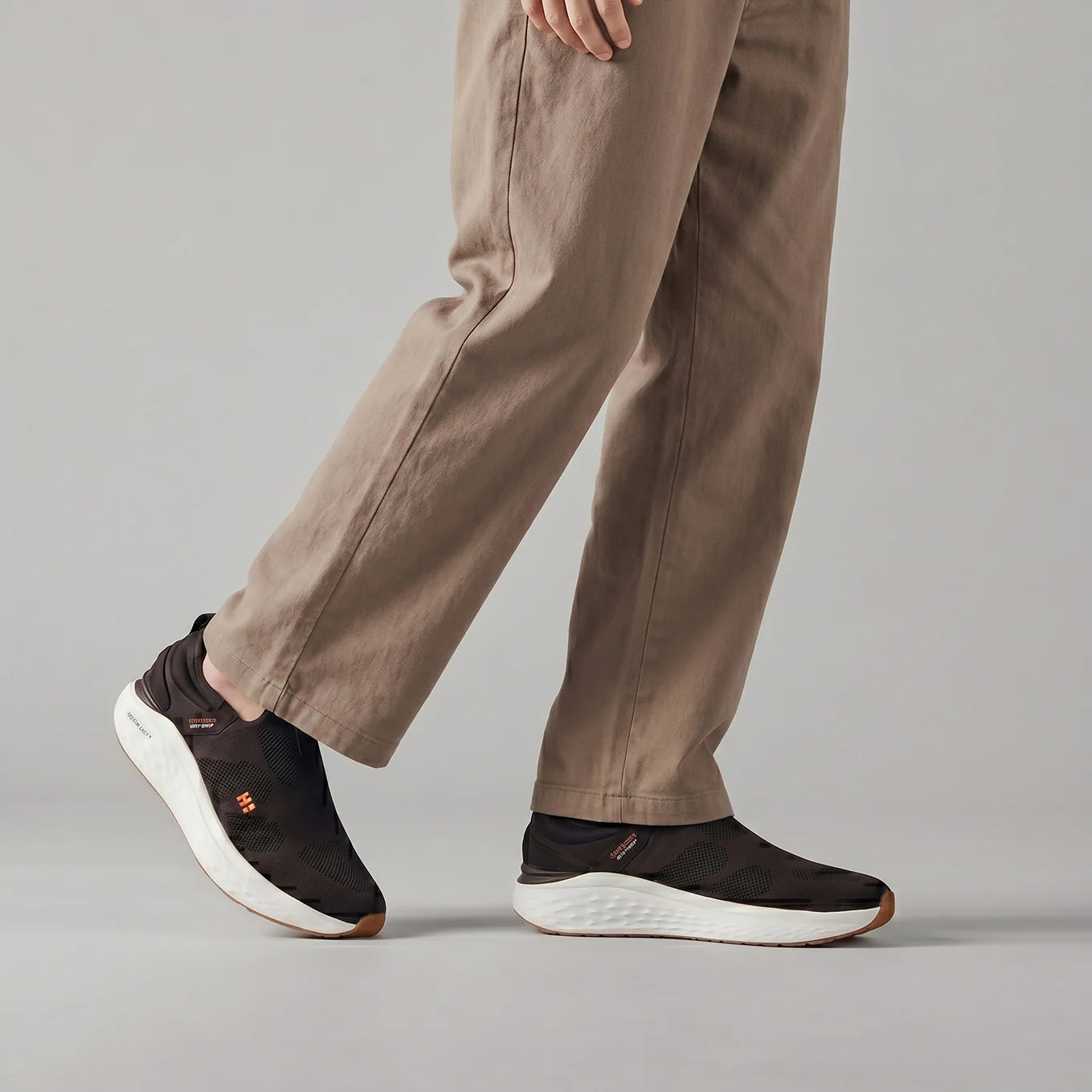 HAND FREE TECH SHOES - Image 2