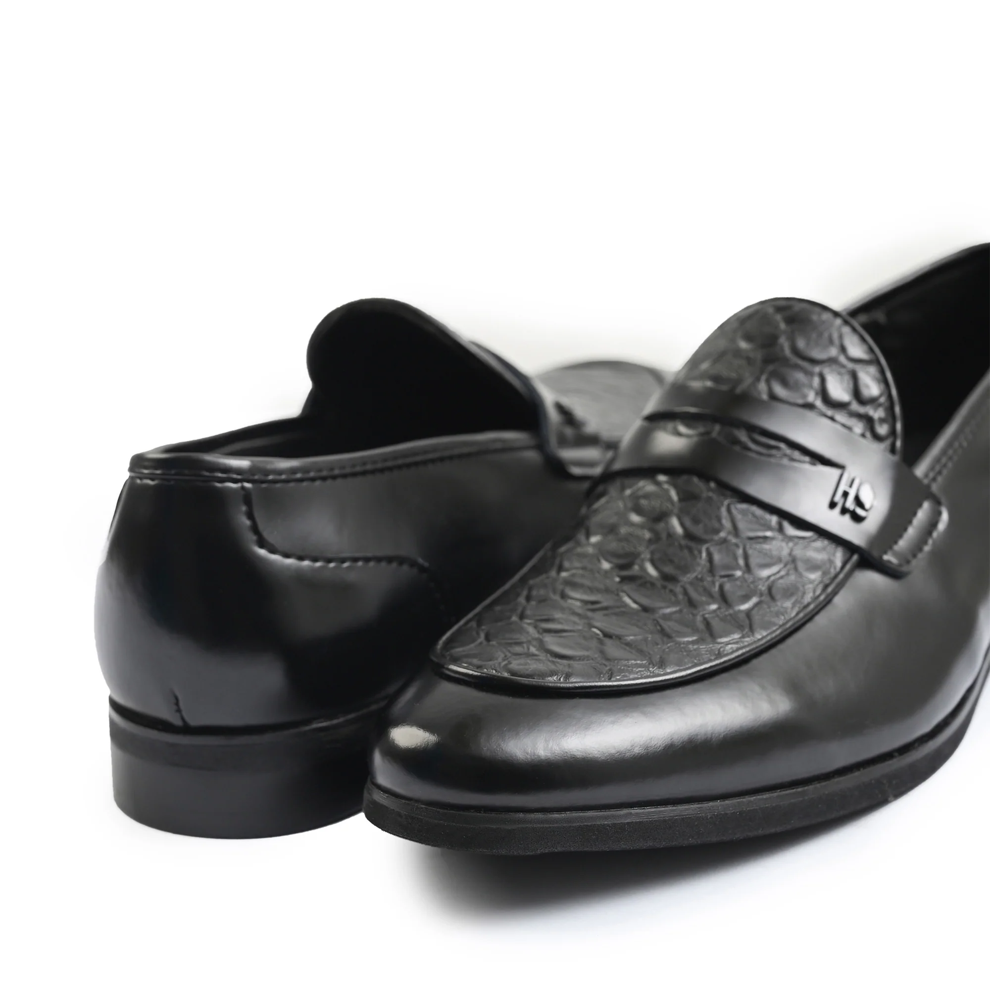 BLACK TEXTURED VAMP SHOES - Image 3