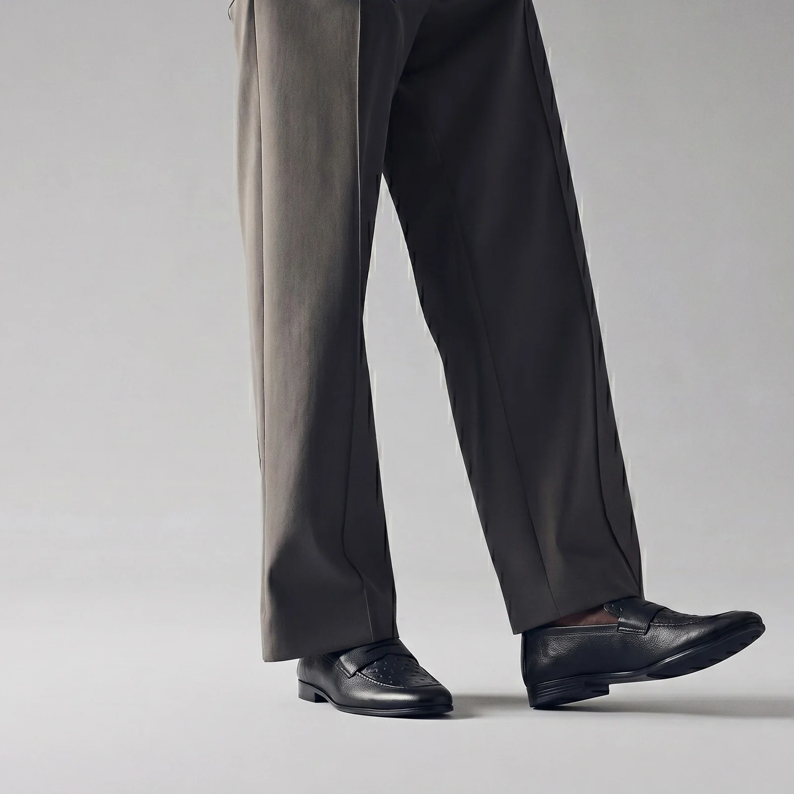 TWO TONE TEXTURED LEATHER SHOES - Image 2