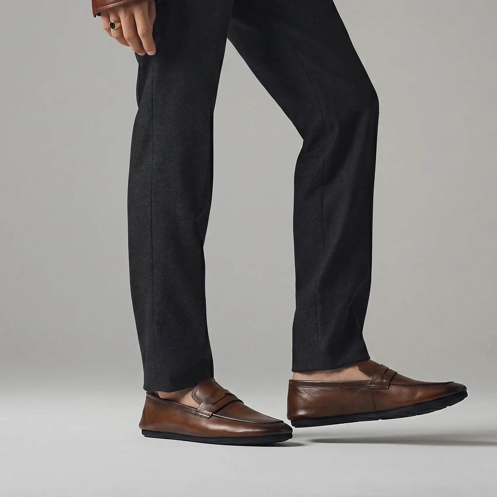 BROWN LEATHER FLEXIBLE SHOES - Image 2