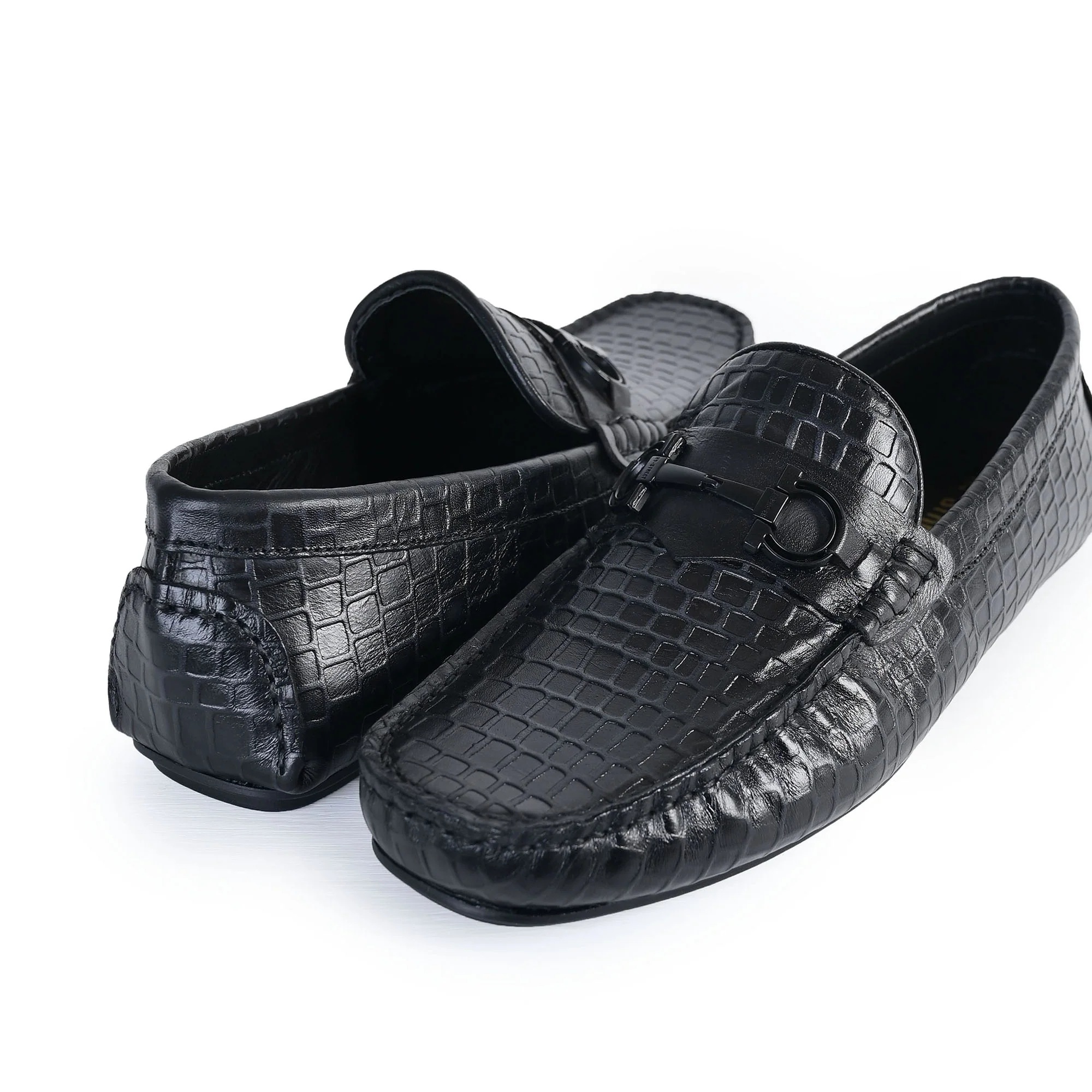 TEXTURED LOFFER WITH BUCKLE - Image 4