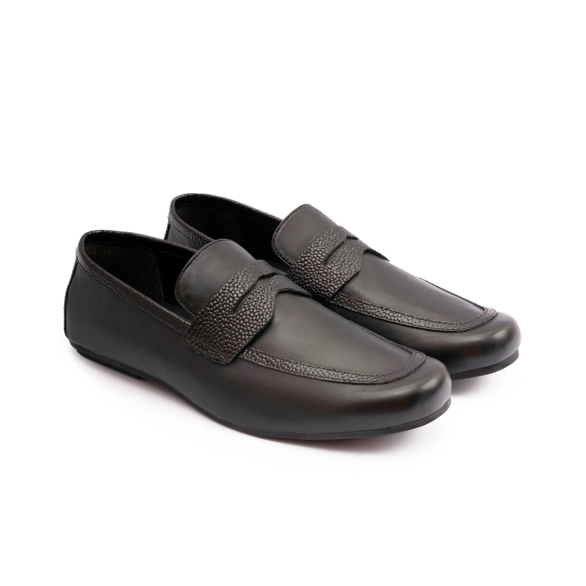 BLACK ANILINE LEATHER MOCCASIN