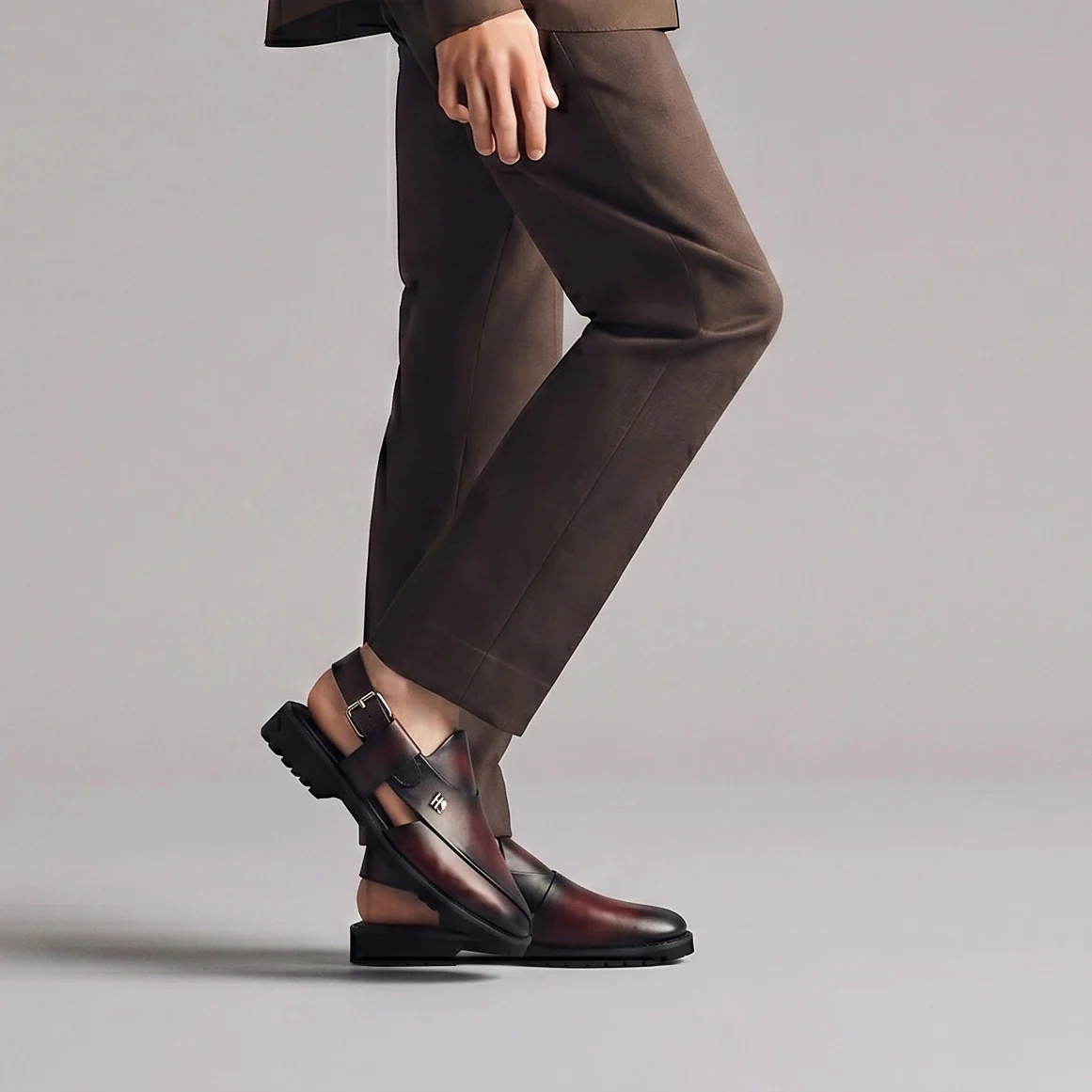 TWO TONE LEATHER SANDAL - Image 2
