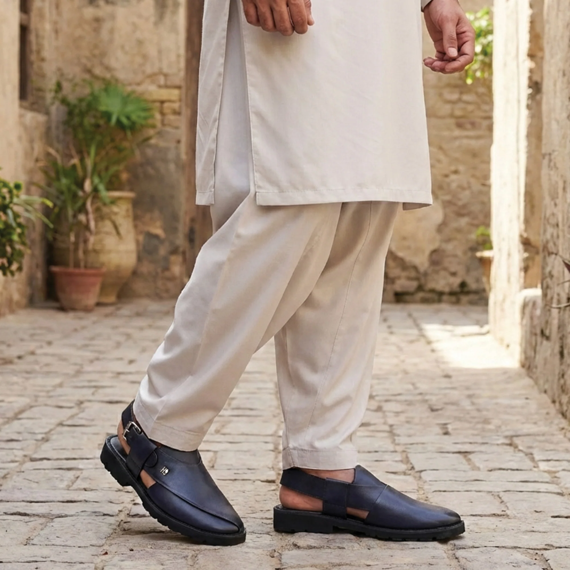 NAVY LEATHER TWO TONE SANDAL - Image 6