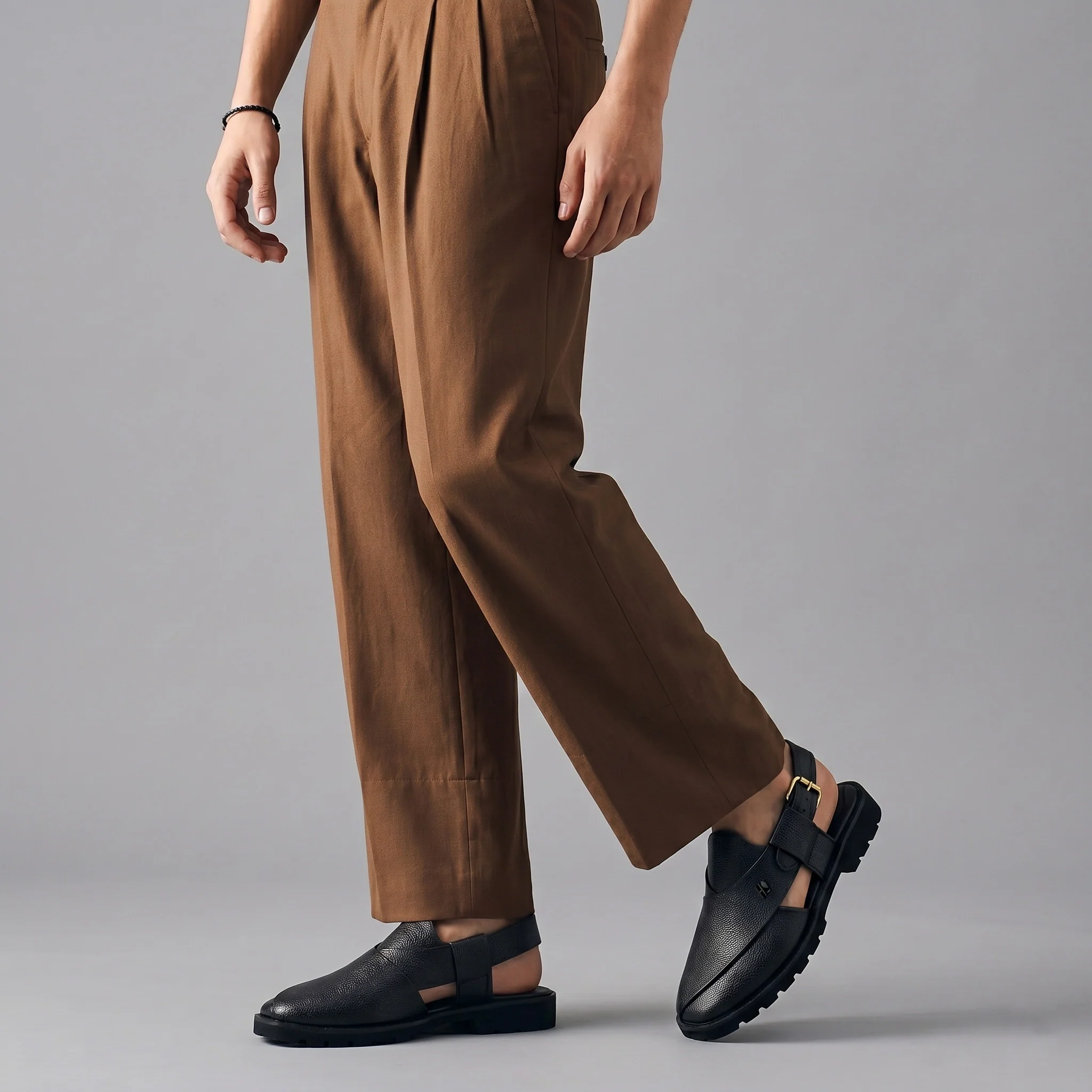 BLACK MILLED LEATHER SANDAL - Image 2